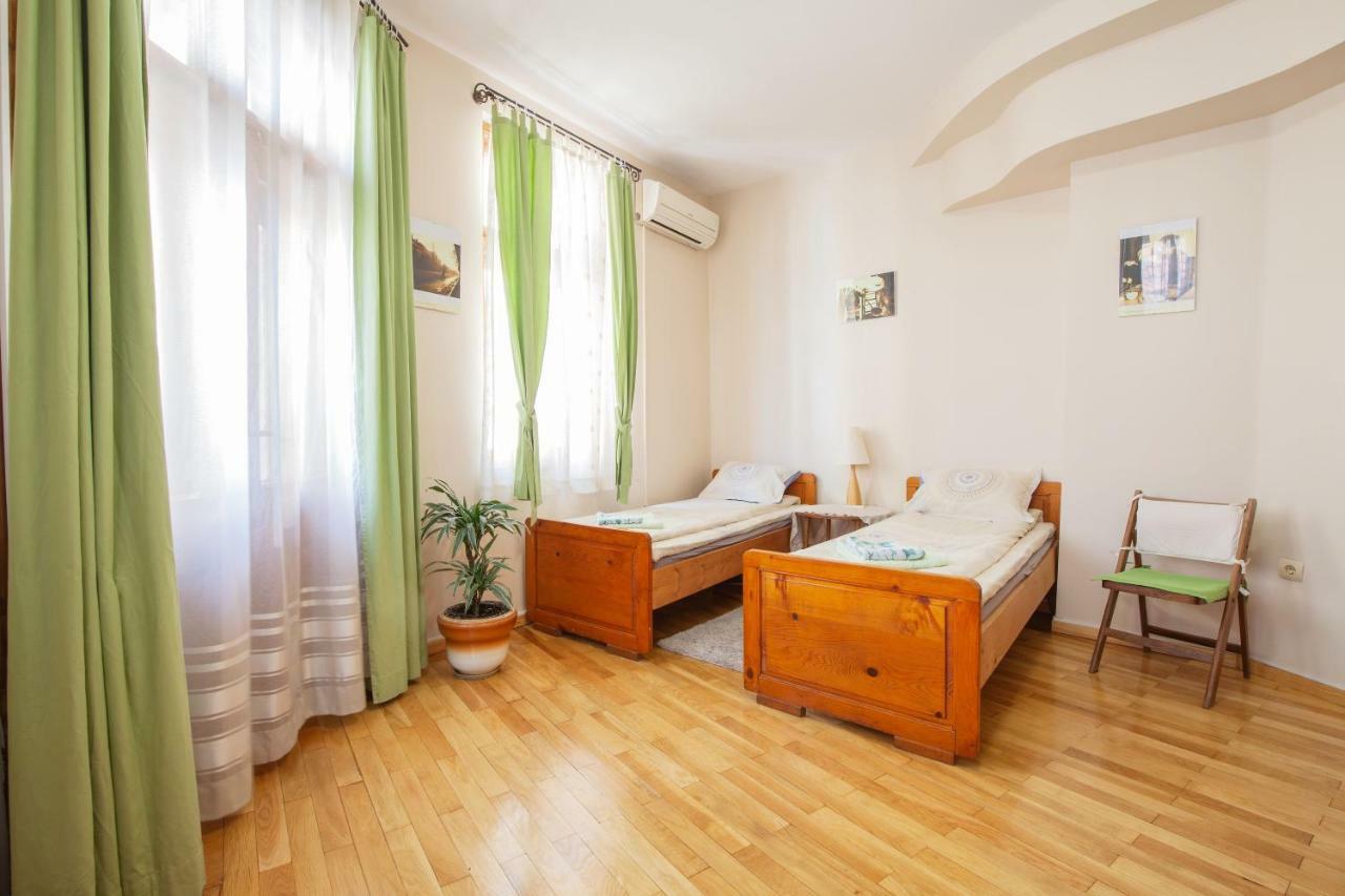 Time Traveling Apartment Sofia City Exterior foto